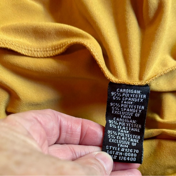 🎉Antthony 2 Piece Tank and Cardigan Set🎉 - Picture 5 of 8